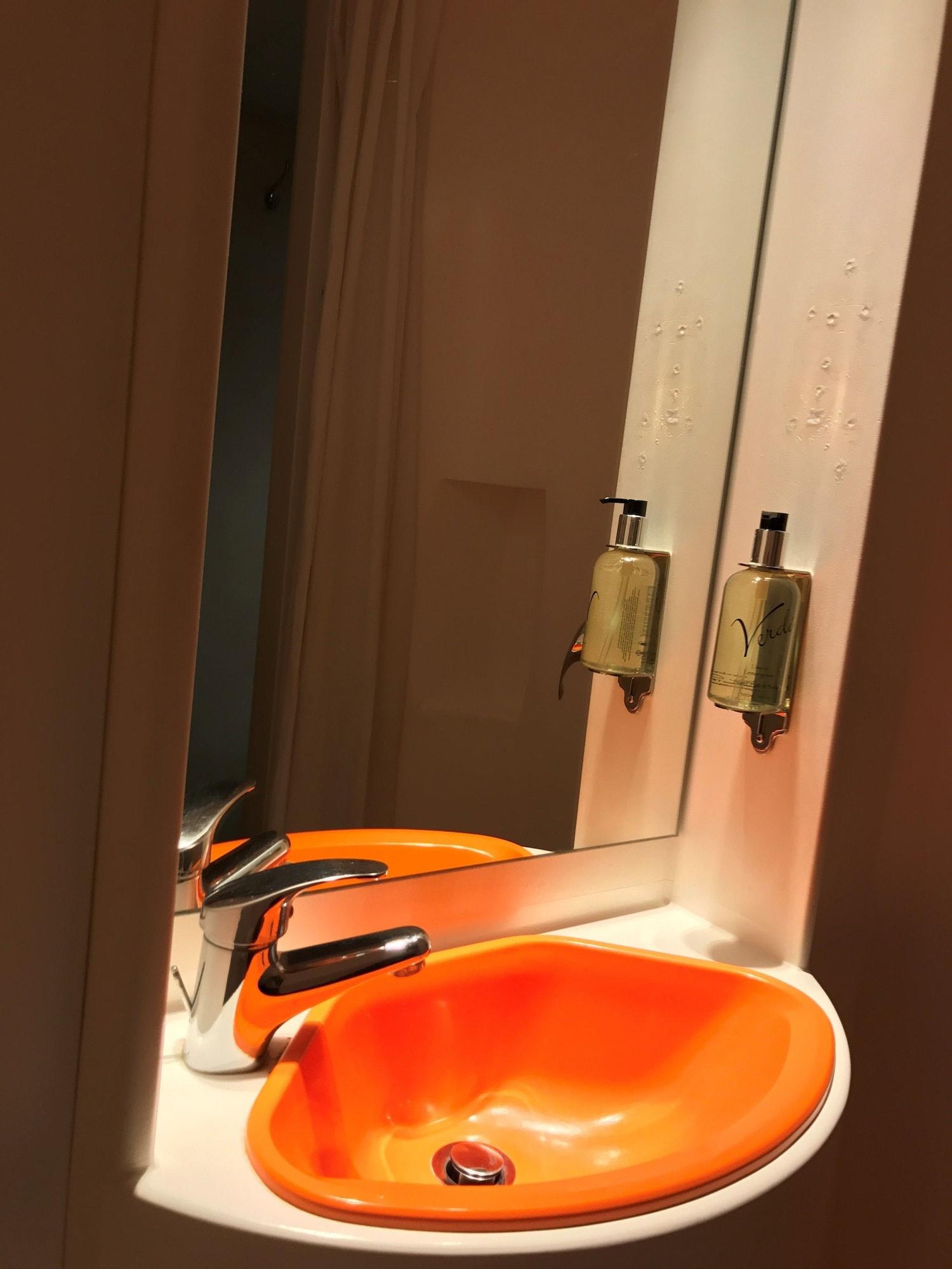 Easyhotel South Kensington Londra Exterior foto